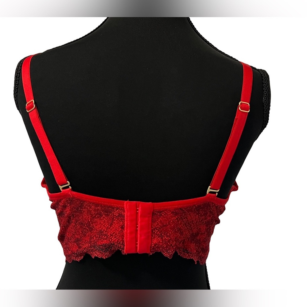 Leonisa Chic, comfortable and sexy red strapless bra - Picture 3 of 12